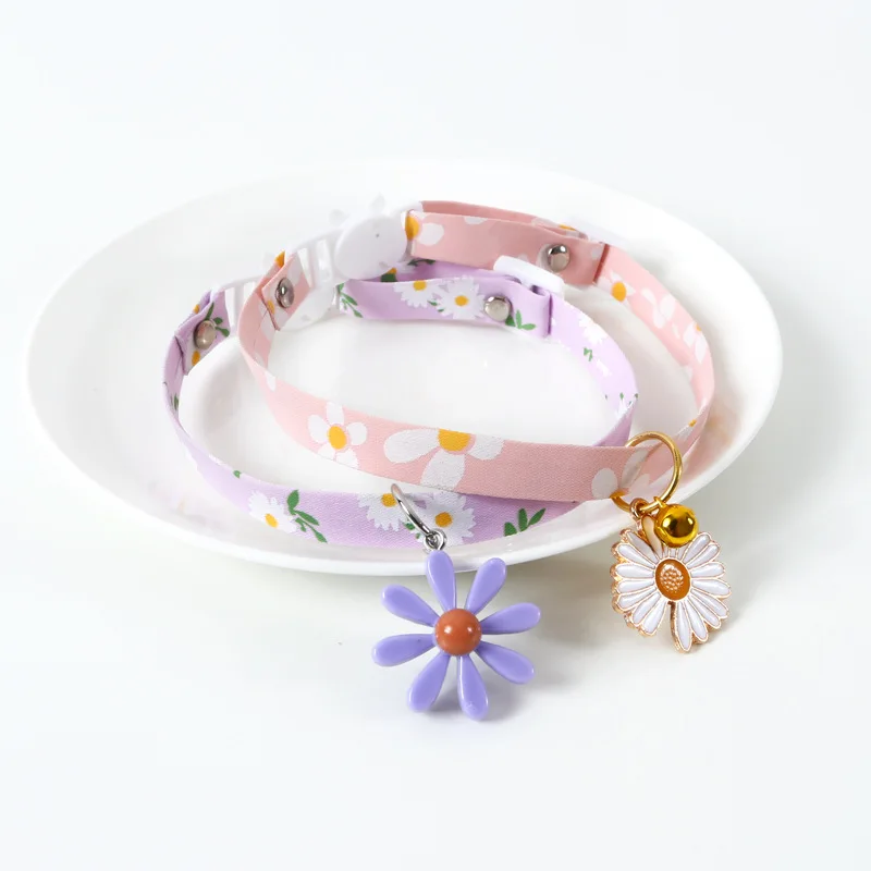 

Lovely Small Animal Necklace Plastic Buckle Light Collars Dog Cat Accessory