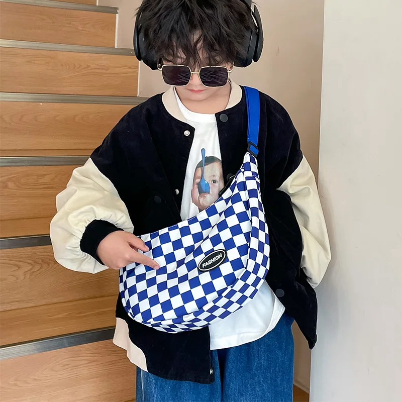 

Korean children's plaid canvas bag 2022 new fashion casual dumpling bag large capacity ins messenger bag