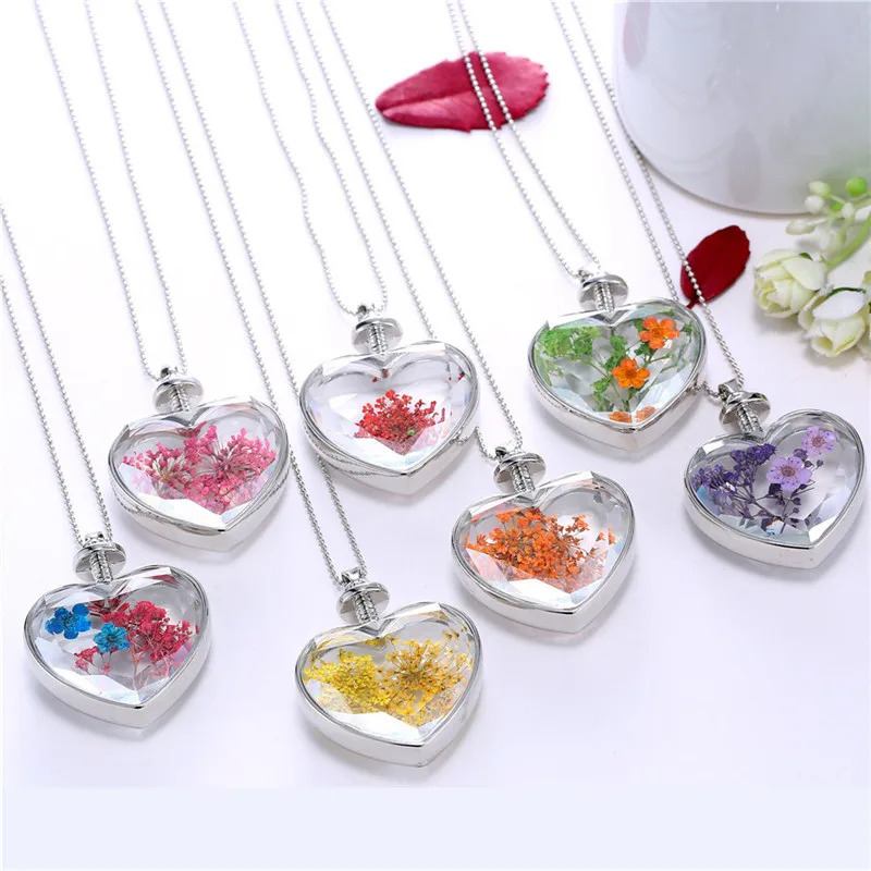 

2021 Korean heart-shaped plant specimens dried flower necklace pendant Glass Heart Shape Dried Flower Pendant for Gifts, Multi