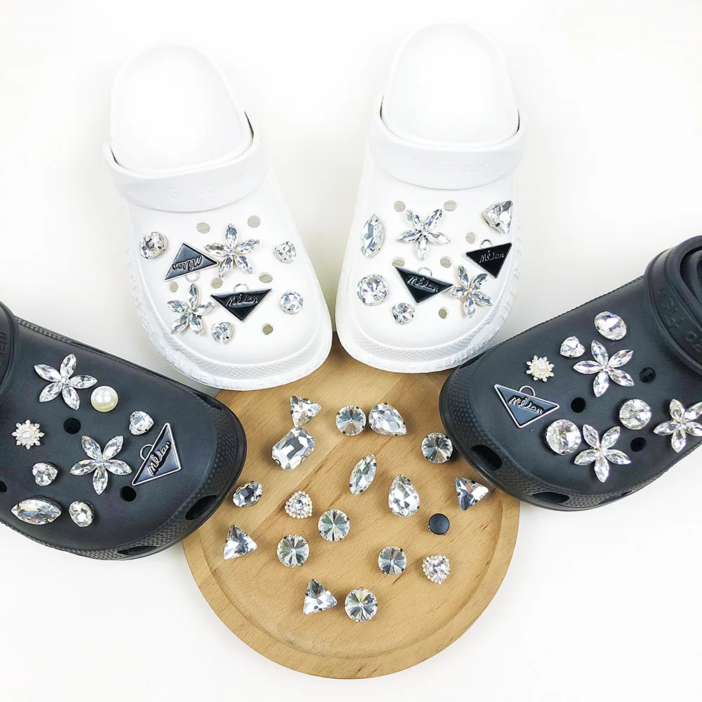 

New Designer Shoes Bling Rhinestone Croc Charms Luxury Shoes Charms Bundle Accessories DIY Clogs Women Shoe Buckle, Black
