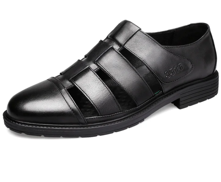 

Men's leather sandals with soft soles and soft surfaces breathe