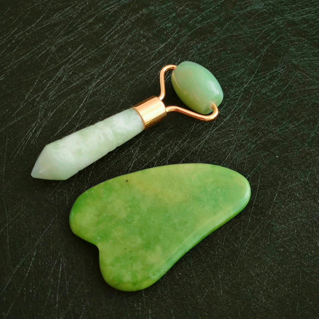 

Customized Logo Crystal Massage Mini Xiuyan Jade Facial Jade Roller For Face Body Beauty Tool