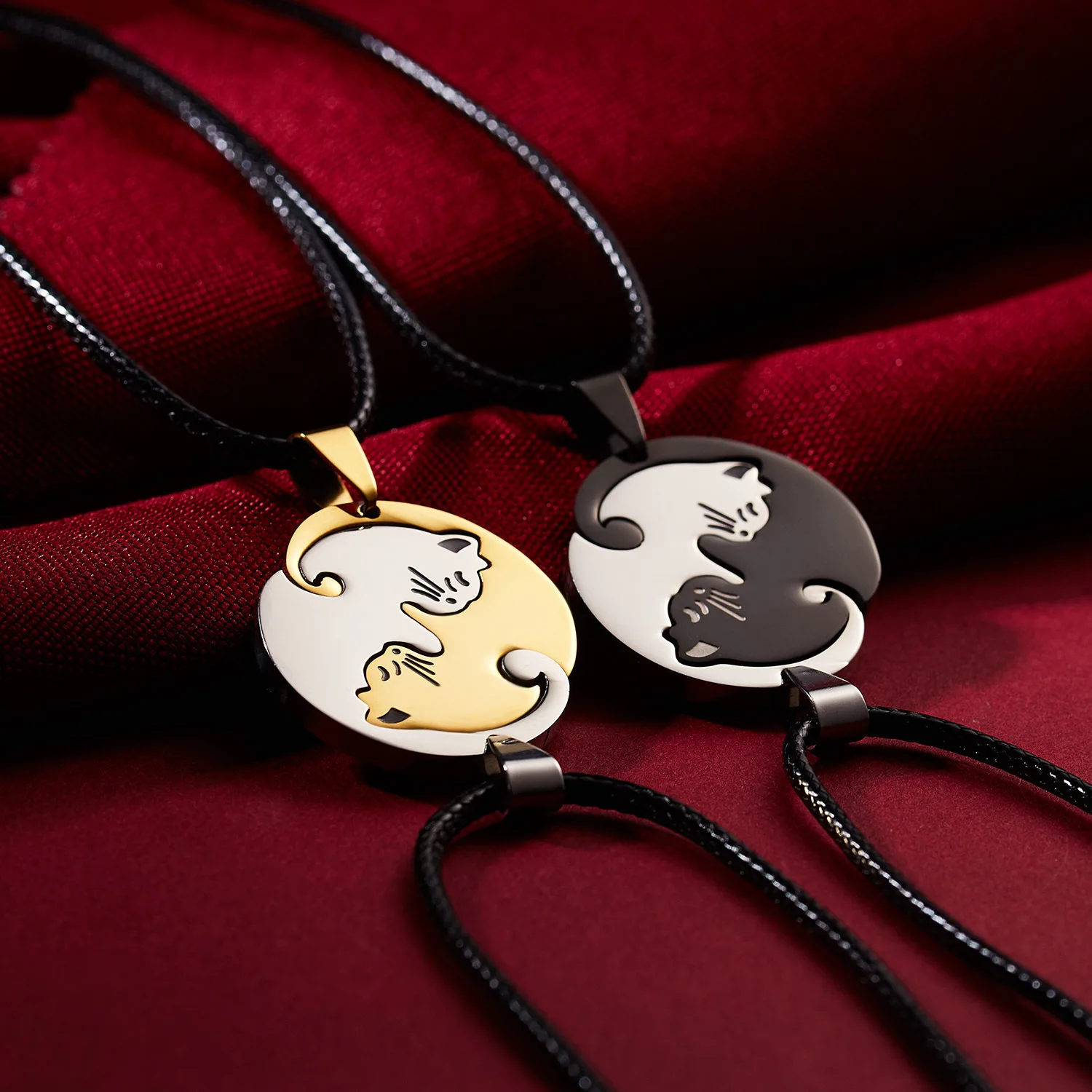 

New designer Valentine's Day Gift Stainless Steel Cat Pendant Necklace Couple best Friend Necklace for 2 wholesale