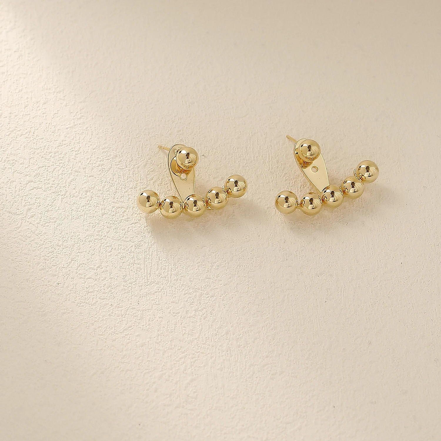 

Hyacinth New Arrival 18K Gold Plated Ball-shaped Hoop Earrings for Women 925 Silver Needle