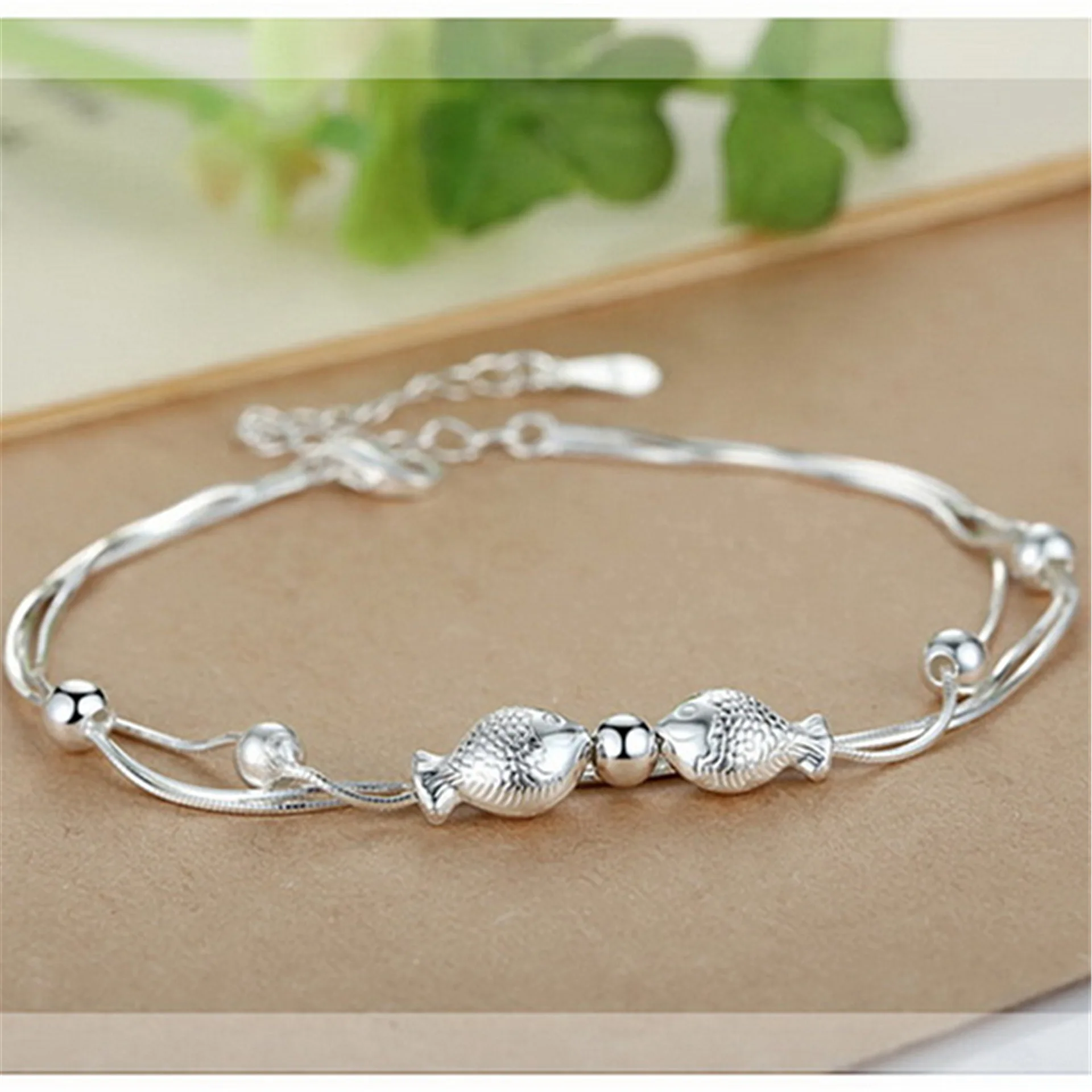 

Valentines Day Cute Silver Bead Chain Bracelet Layer Chain Kiss Fish Bracelet for Women Girls Friendship Jewelry Gift Pulseras