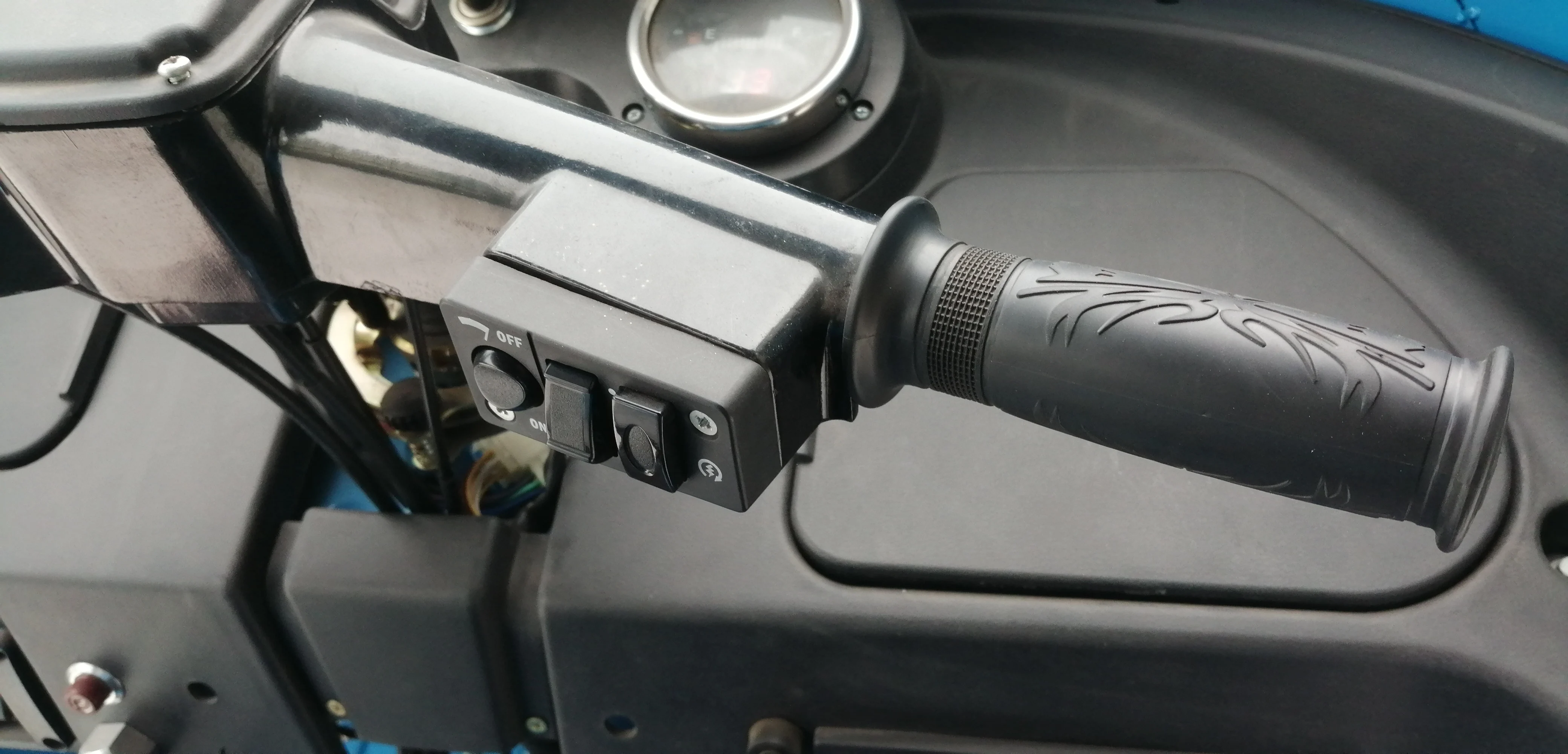 200cc Tvs King Bajaj Three Wheels Tricycle For Sale Kenya Buy