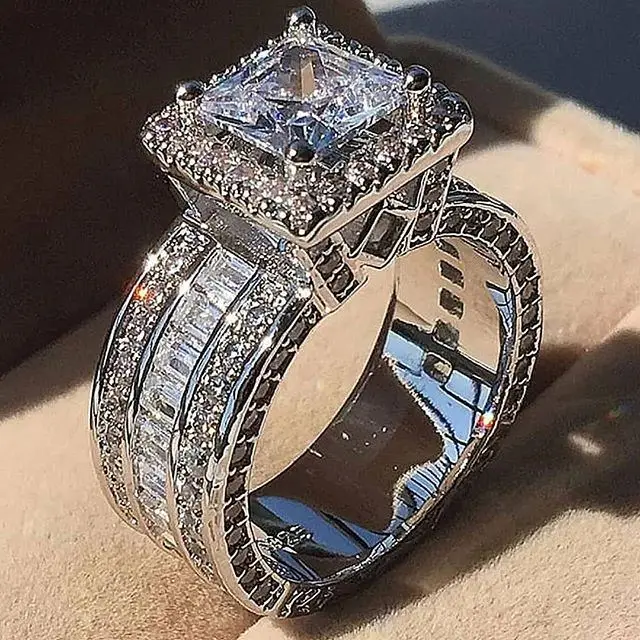 

2021 Hot Sale Wish eBay Amazon 3A Zirconia Top Standard Diamond Imitate Luxury Woman Ring Silver Wedding