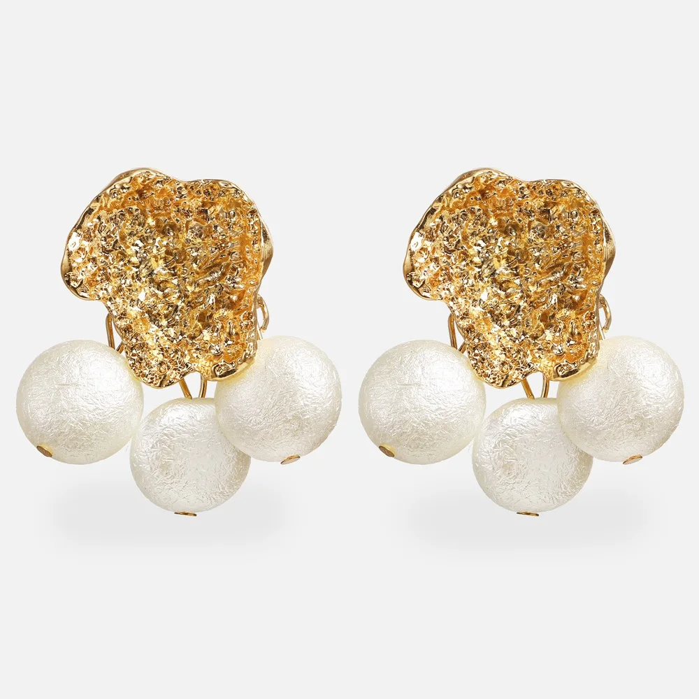 

2019 yiwu fashion irregularity metal sheet 3 pieces pearl earrings, Gold