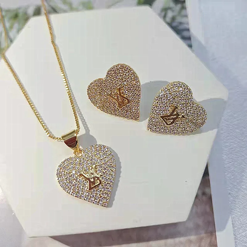 

Necklace custom copper diamond inlaid heart-shaped necklace jewelry fashion women's Jewelry Charm 18K gold-plated necklace