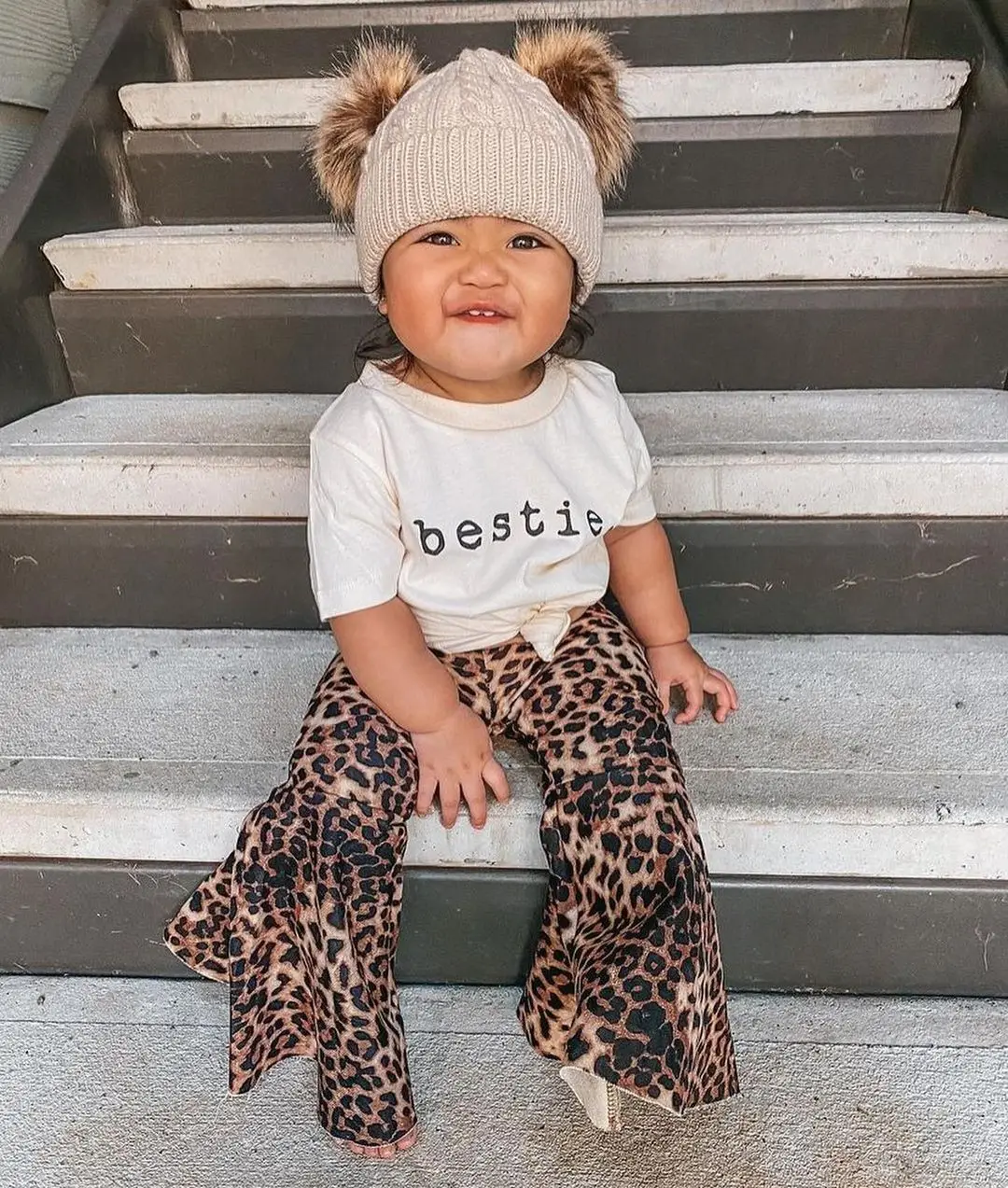 

2022 New Arrival Letter Printed T shirt with leopard pants toddler 2 piece sets