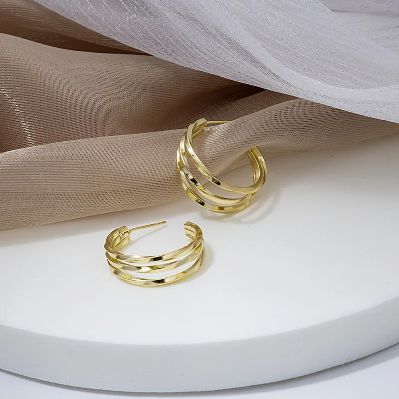 

fashion trendy C shaped circle small women stud earrings