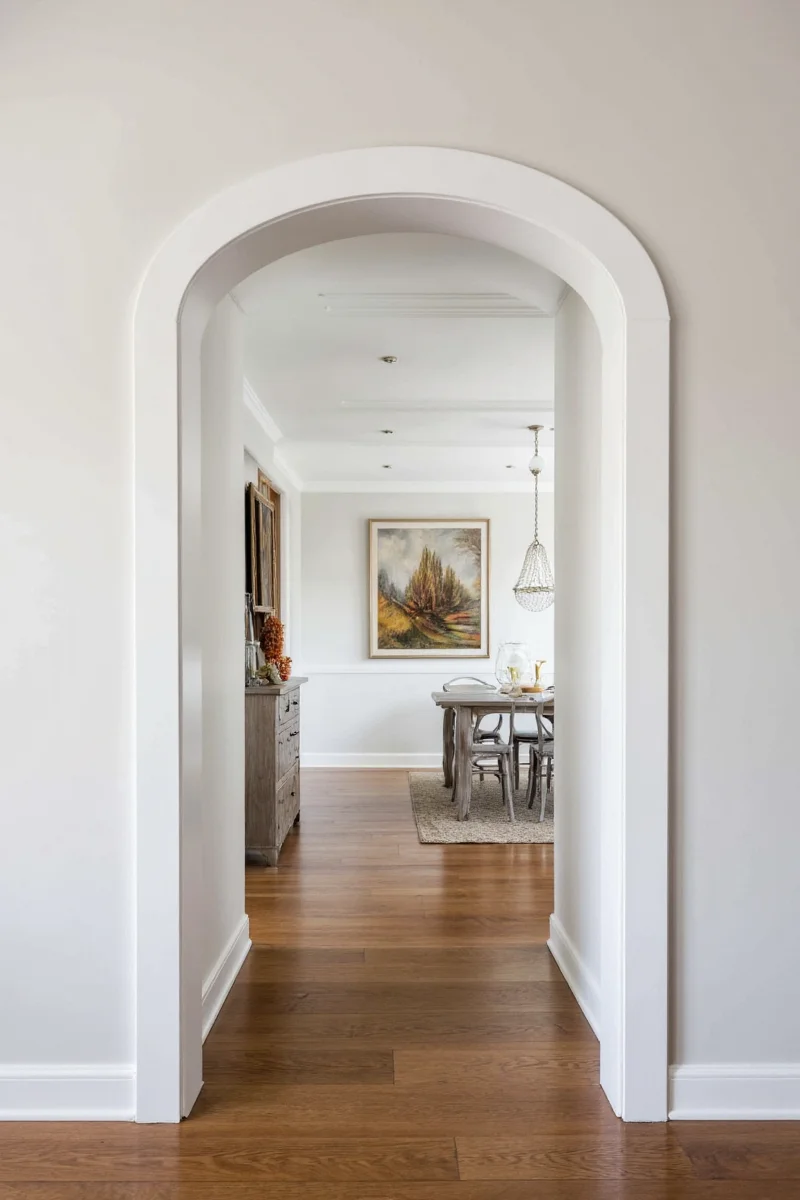 Family-friendly living room with arched doorway