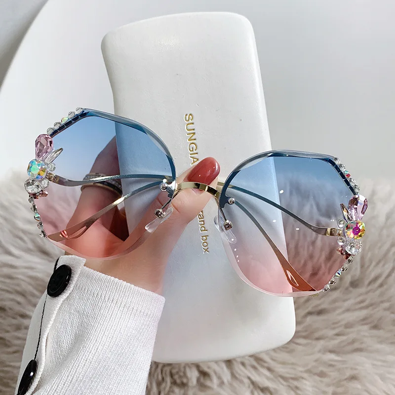 

Bling Blingg Metal Rimless Rhinestone Sunglasses Summer Anti-UV Crystal Diamond Sunglasses Occhiali Da Sole Con Diamante