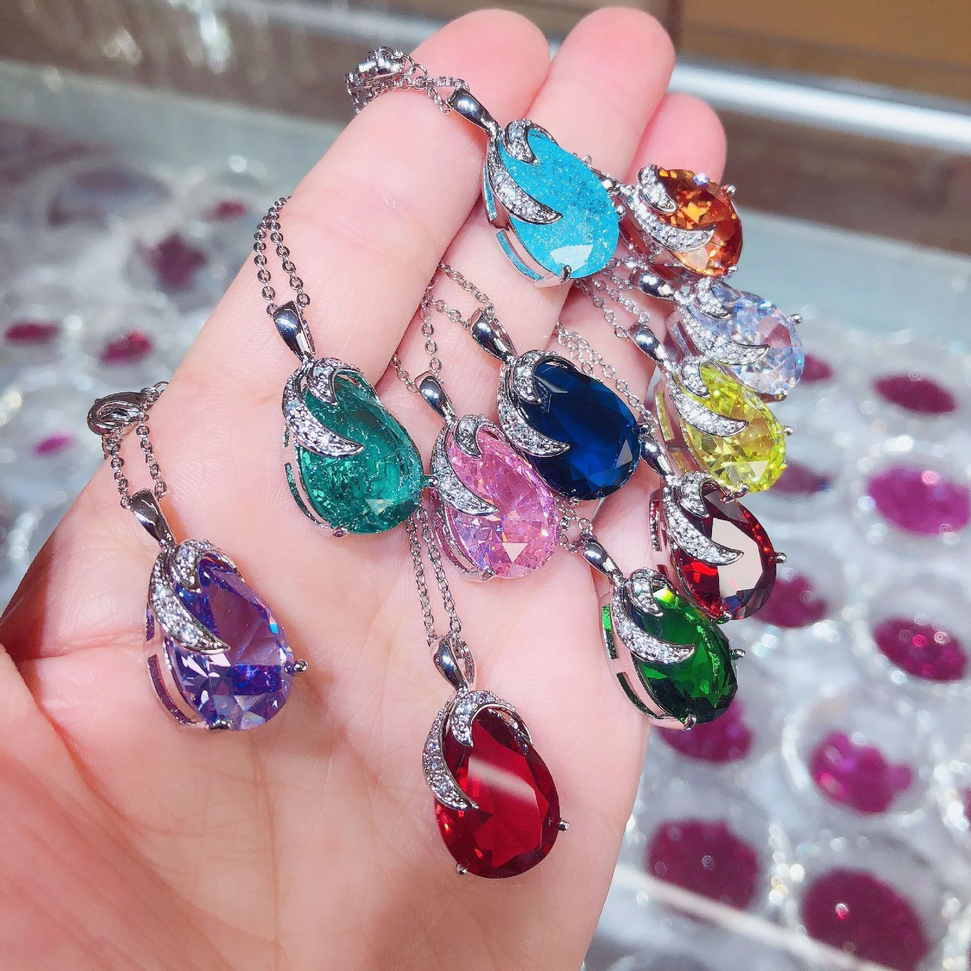 

Classic Female White Crystal Stone Necklace Cute Water Drop Pendant Necklace Rose Gold Silver Color Wedding Necklaces For Women, Customized color