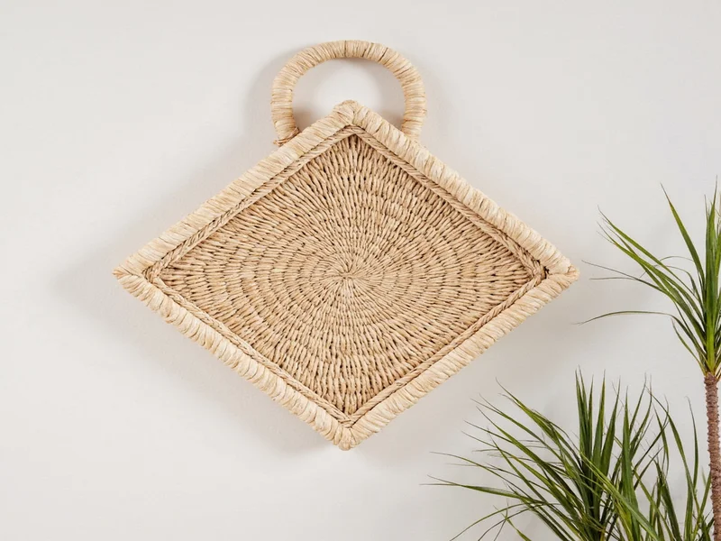 Dollar Tree woven basket wall hanging tutorial