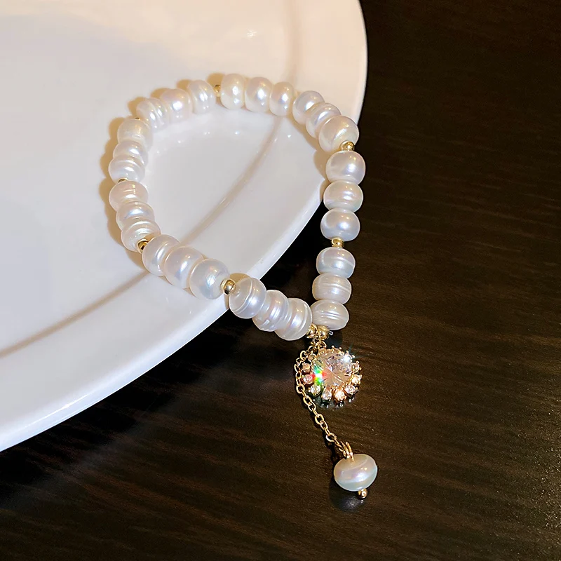 

fashion trendy crystal pendant pearls freshwater bracelet