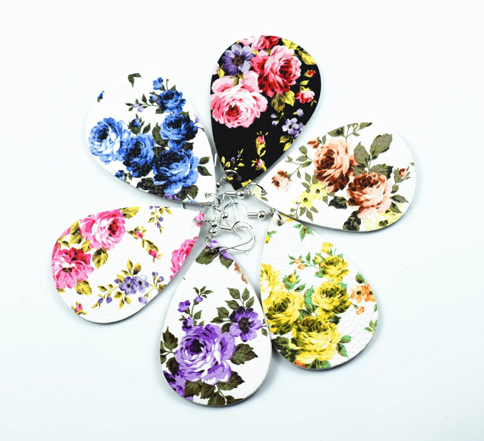 

PU Leather Sunflower Floral Print Teardrop Earrings for Women Daisy Flower Leather Earrings Jewelry Wholesale, Picture