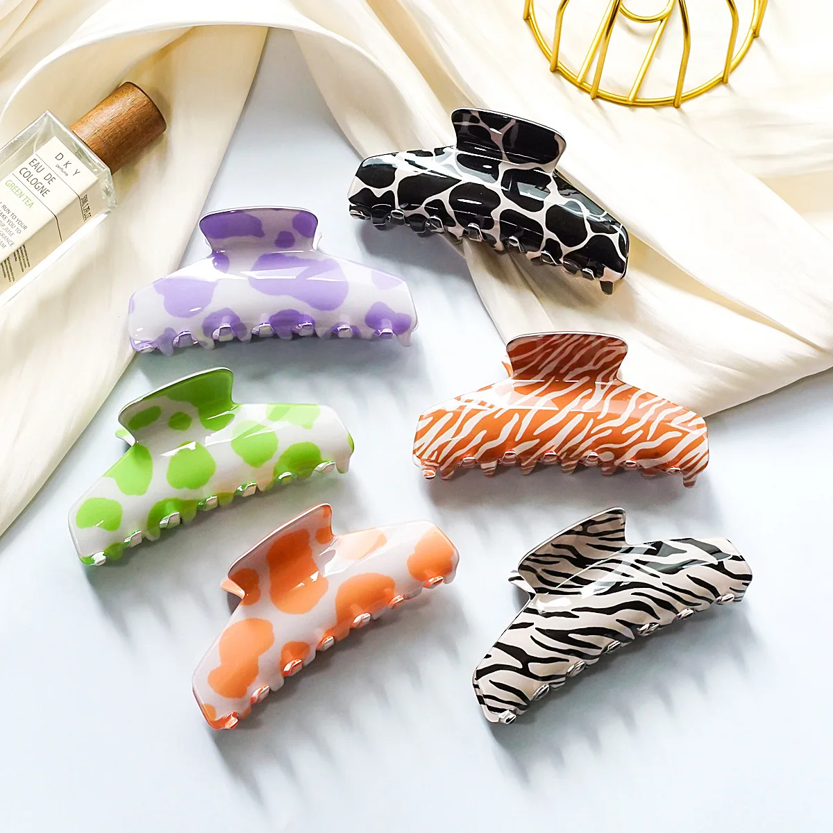 

11cm wholesale 2022 large pvc hair claws clips zebra-stripe flower hair claw acetic acid hair claw clip for women girls
