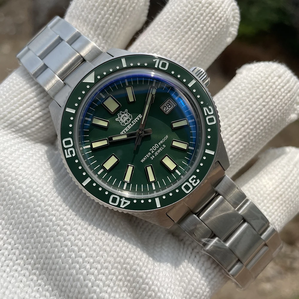 

Steeldive SD1962 Green Color Ceramic Bezel 200M Water Resistant Sapphire Glass NH35 Automatic Dive Watch