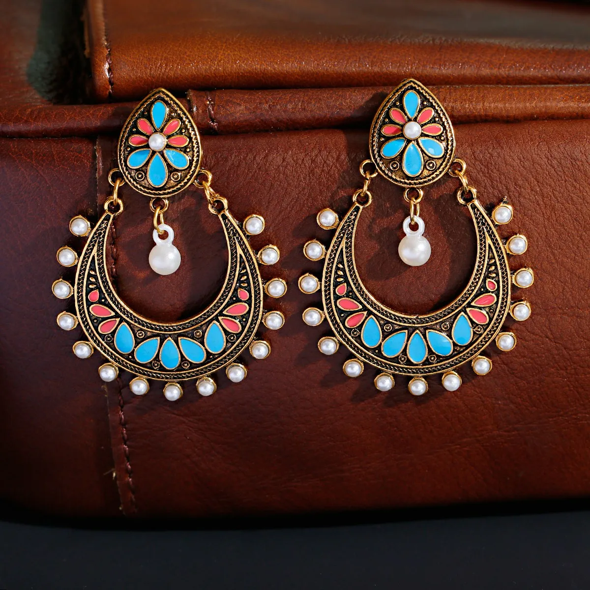 

Jhumka Indian Ethnic Blue Flower Dangle Earrings Fashion Jewelry Piercing Bohemia Pearl Golden Earrings Vintage Women Jewelry