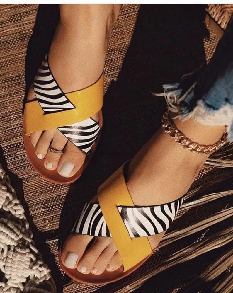 

Women new fashion sandals slipper hot sale style, Yellow black or customized