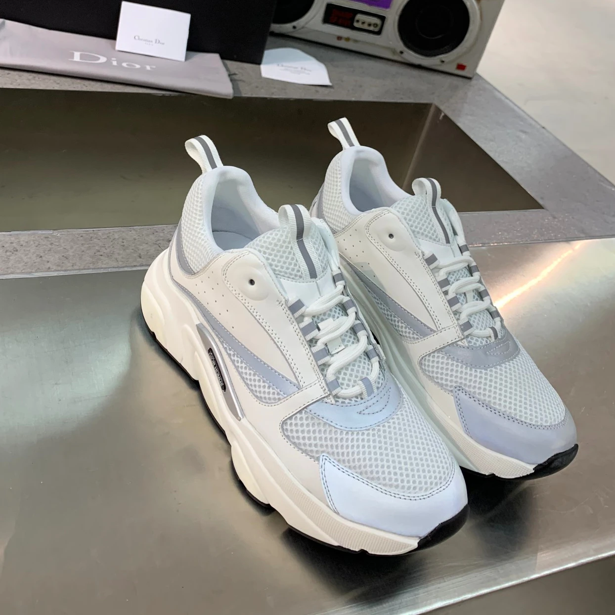 

Hot Sale Designer Brand Lovers Calfskin Italian Leather Mesh Jogging Casual Sports Shoes Sneakers men and women