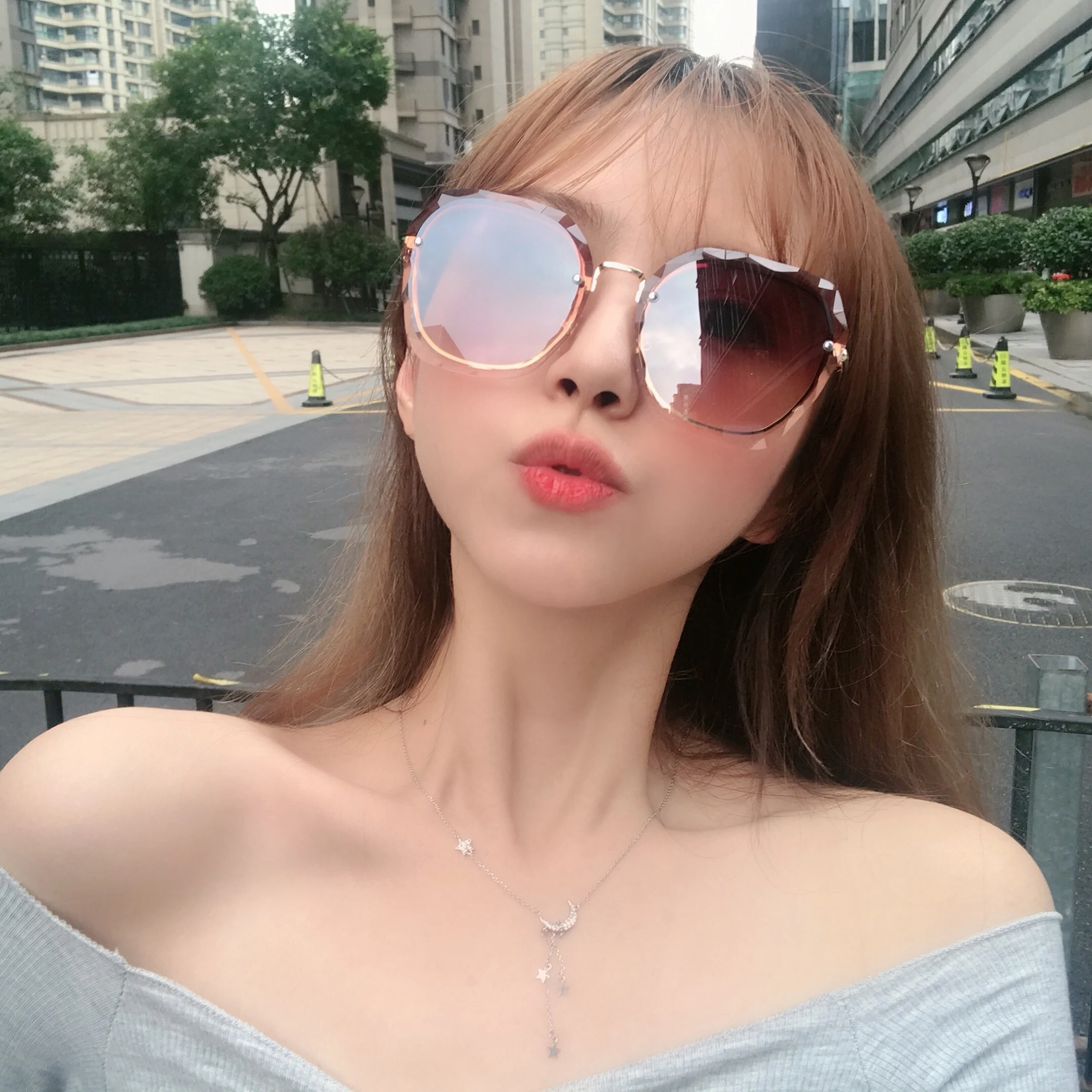 

High Quality Custom Logo Sunglasses Gradient Metal Frames Sunglasses For Women