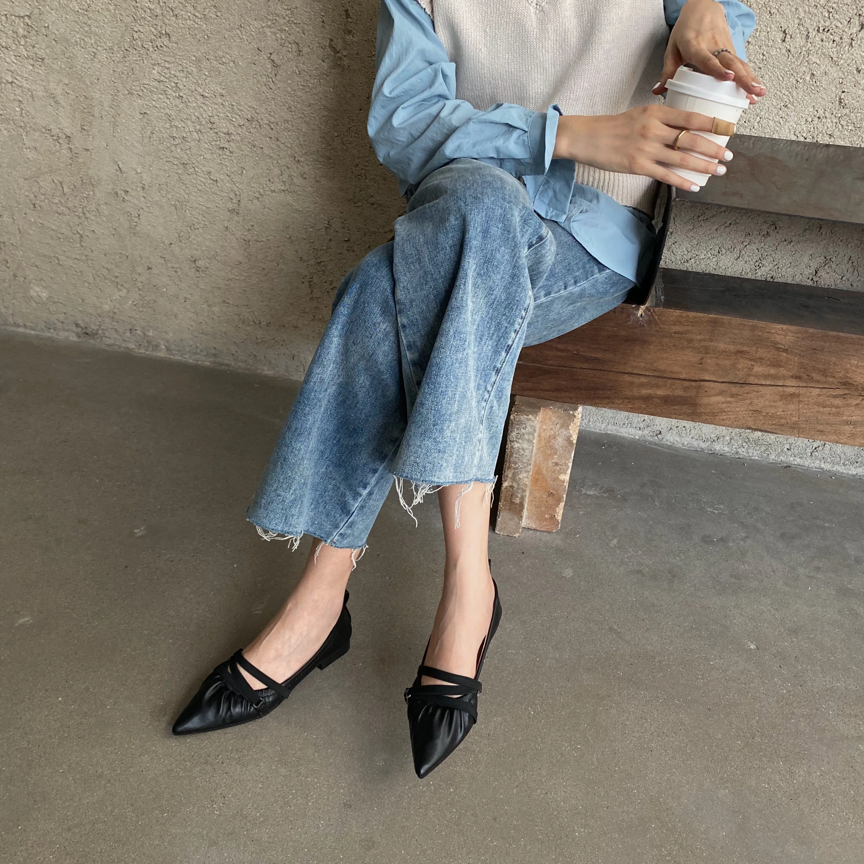 

DEleventh Shoes Woman Flat Shoes Pumps Summer Sexy PU Leather Fashion Pointy Toe Cross-Strap Ladies Office Sandals Beige Black