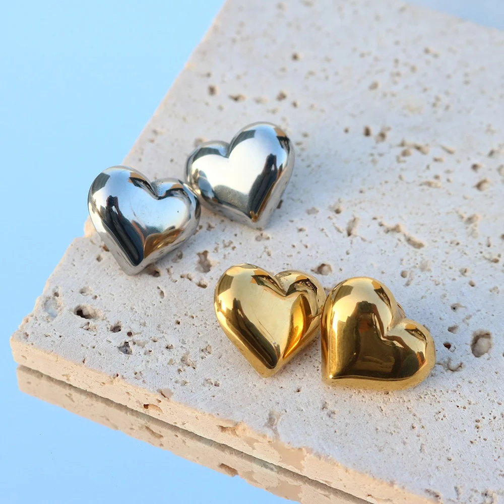 

Minimalist Waterproof Jewelry Earrings 18K Gold Plated Stainless Steel Heart Shape Stud Earring For Women