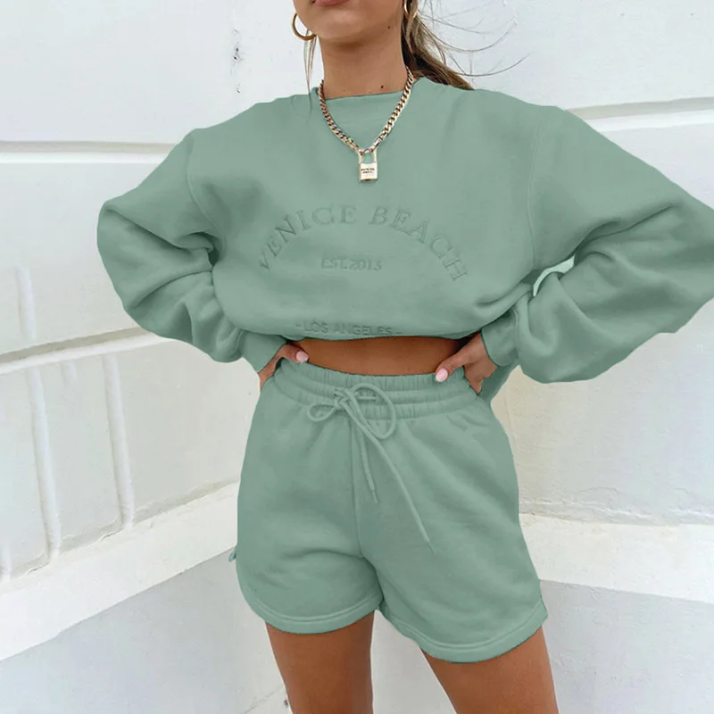 

Hoodies Suits Women Lady Suits Sweatshirts and shorts Custom Color and size Sweat Suits, Cusom color moq 60suits