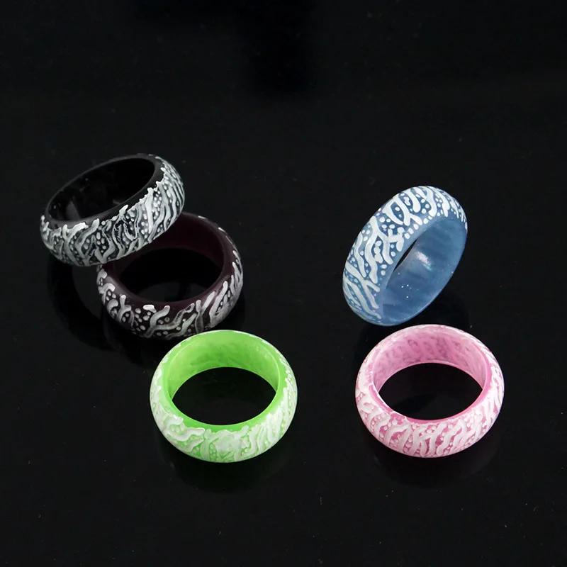 

Creative Glowing Ring Personality Crack Glow In The Dark Jewelry Acrylic Resin Ring, Gold