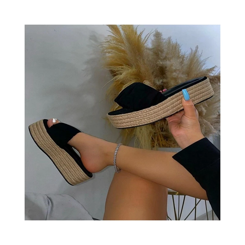 

Fashion Trend Thick Bottom Comfortable Ladies Rubber Slipper 2021 From China