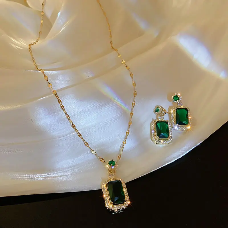 

Chic Geometric Inlay Iced Out Zircon CZ Crystal Earrings 925 Sterling Silver Shiny Emerald Square Pendant Necklace Jewelry Sets