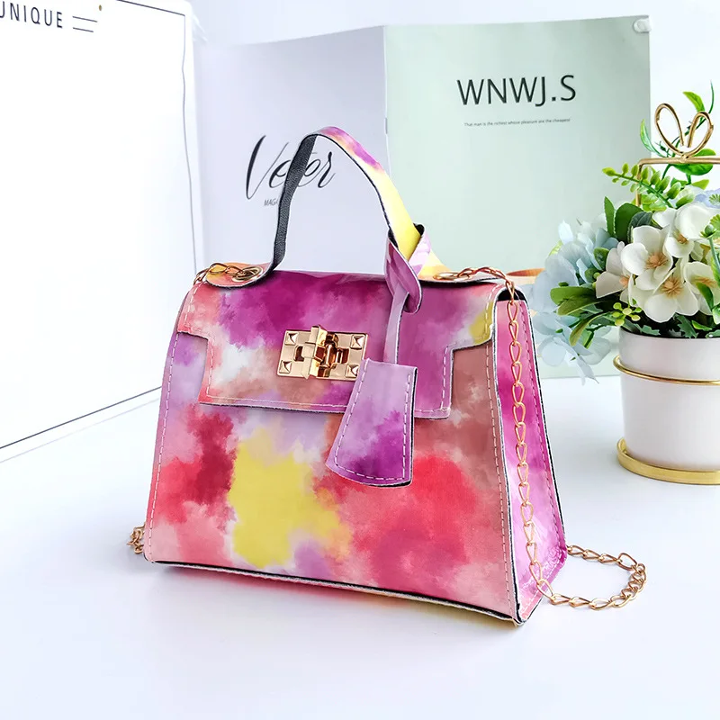 

2021 fashion messenger single shoulder bag women's Mini chain lock small square bag, Black, violet, pink, color