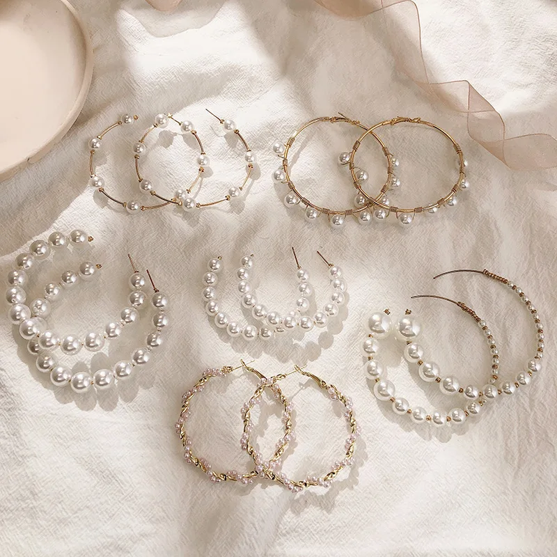 

2020 Fashion Simple Gold Color Pearl C Hoop Earrings Big Circle Pearl Hoops Earrings for Women