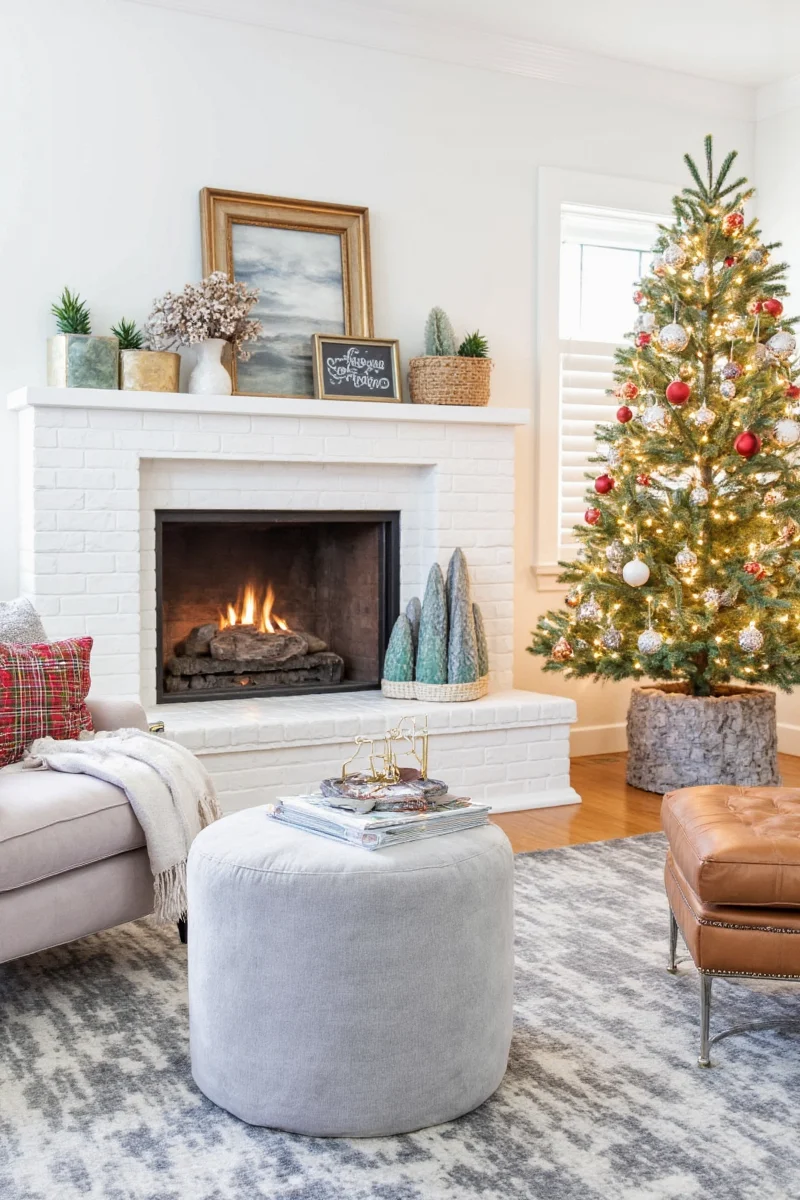 Pre-lit artificial Christmas tree with warm white LED lights
