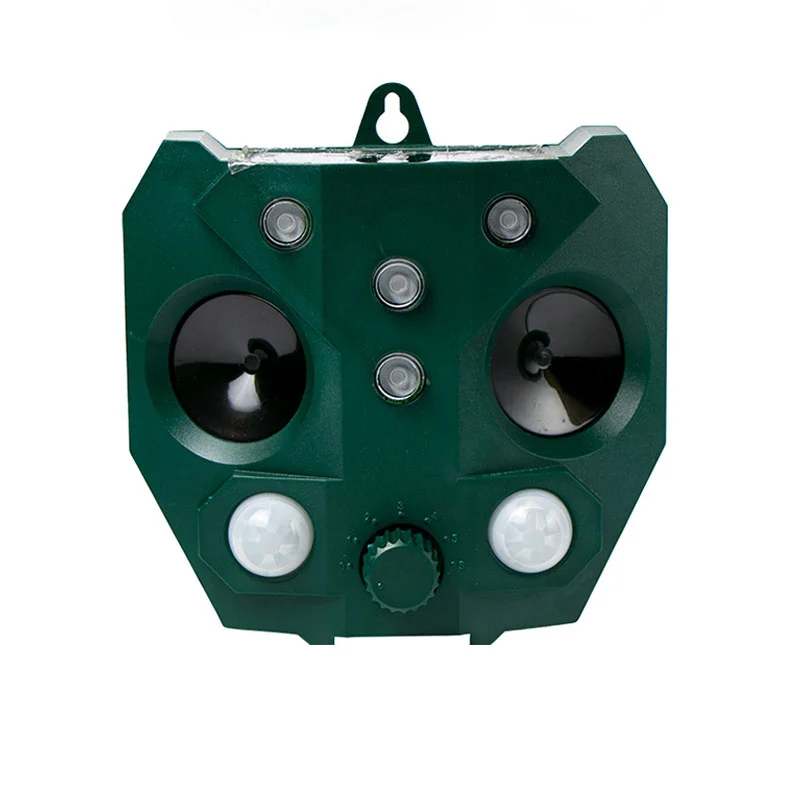 

2021 New Outdoor Solar Ultrasonic Drive Dog Cats Repeller Mosquito Lamp With LED Light Drive Animal Drive