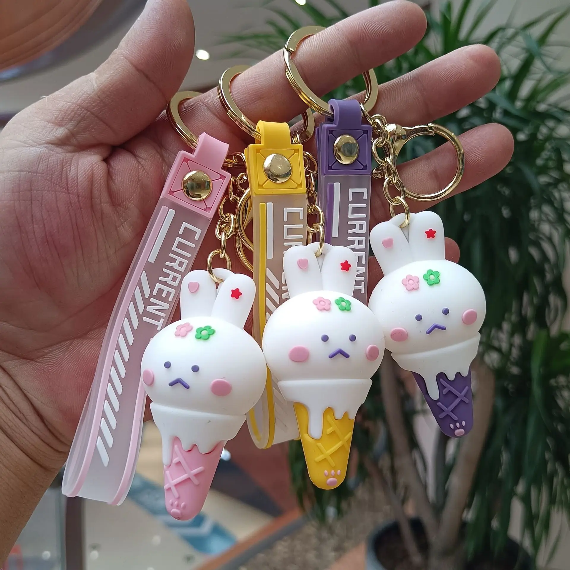 

GT Cute Rabbit ice cream Keychains Car Key Pendant Cute Gifts PVC Keychain