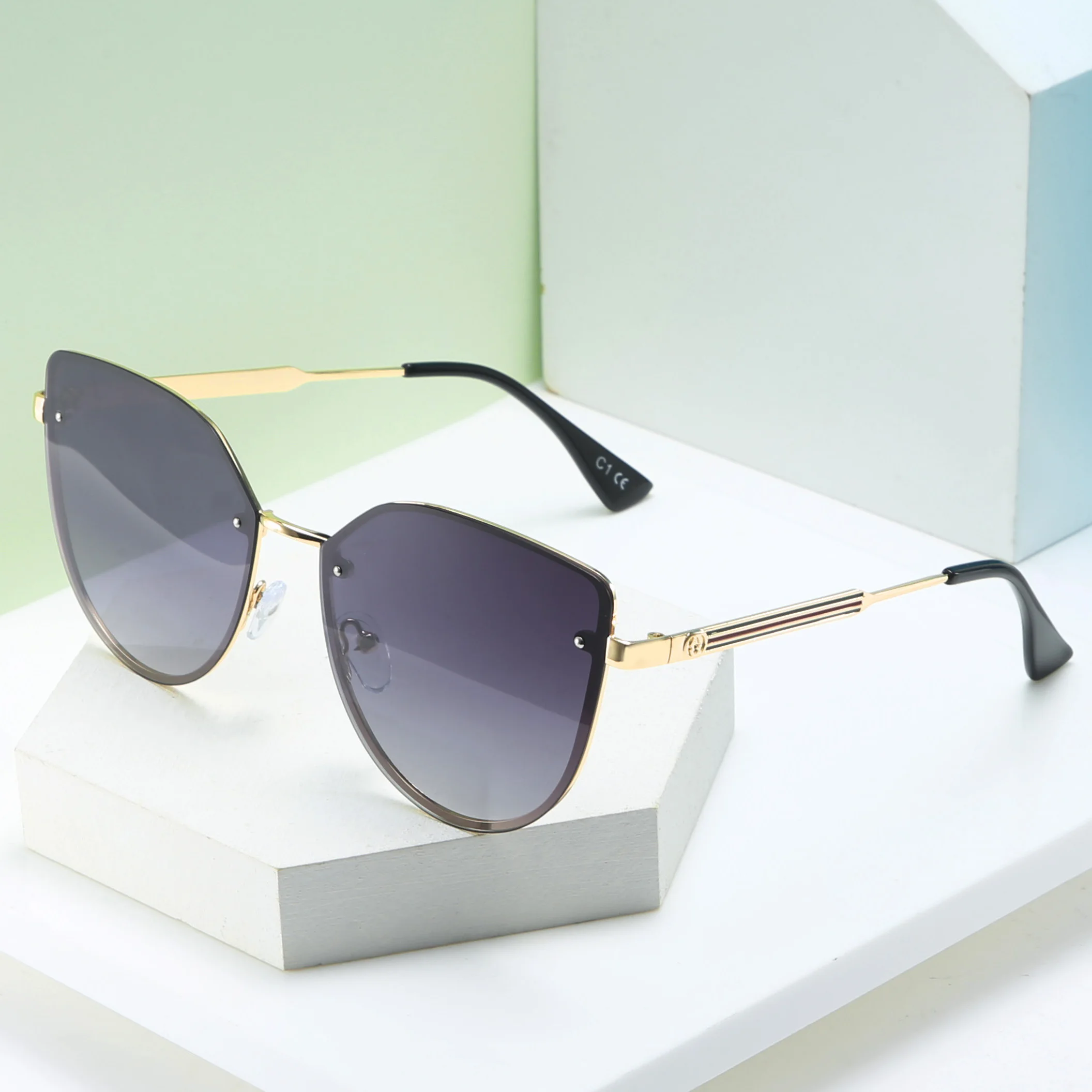 

Fashion Sun Glasses Personality Men And Women Sunglasses Lightweight Comfortable Polarized Shades Sunglasses 28077, Picture colors