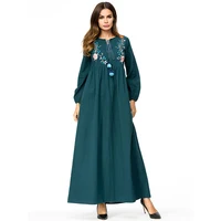 

Plus Size Islamic Women Embroidered Dress