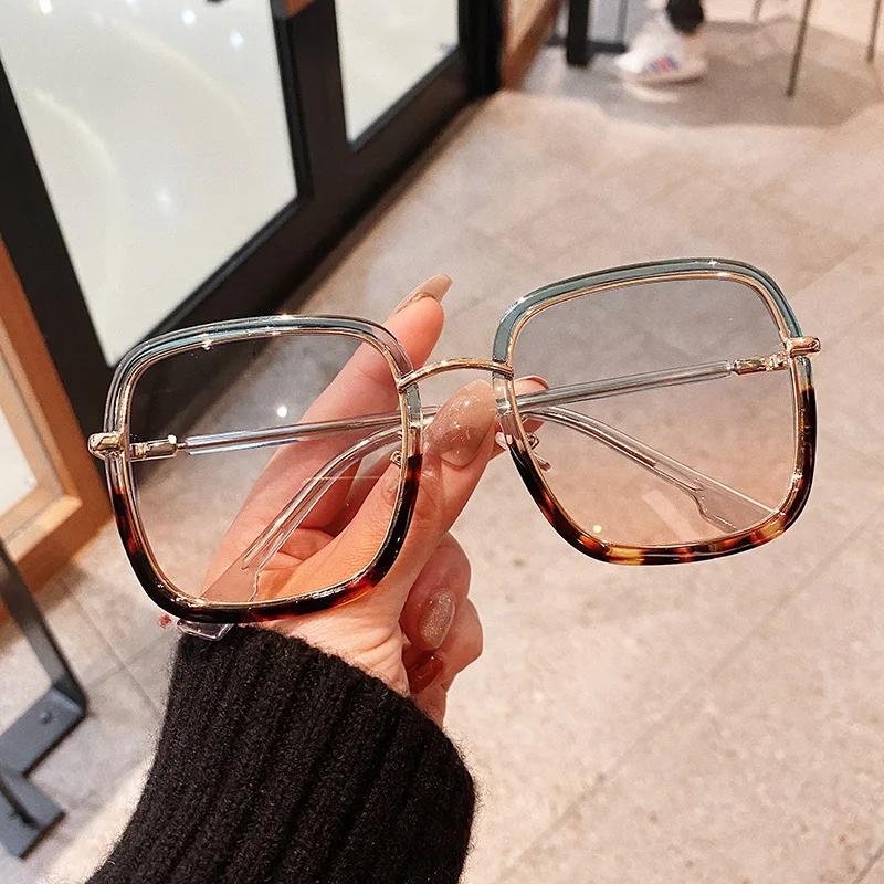 

QA6137 retro style fashion rainbow gradient anti UV personality square frame sunglasses women 2021
