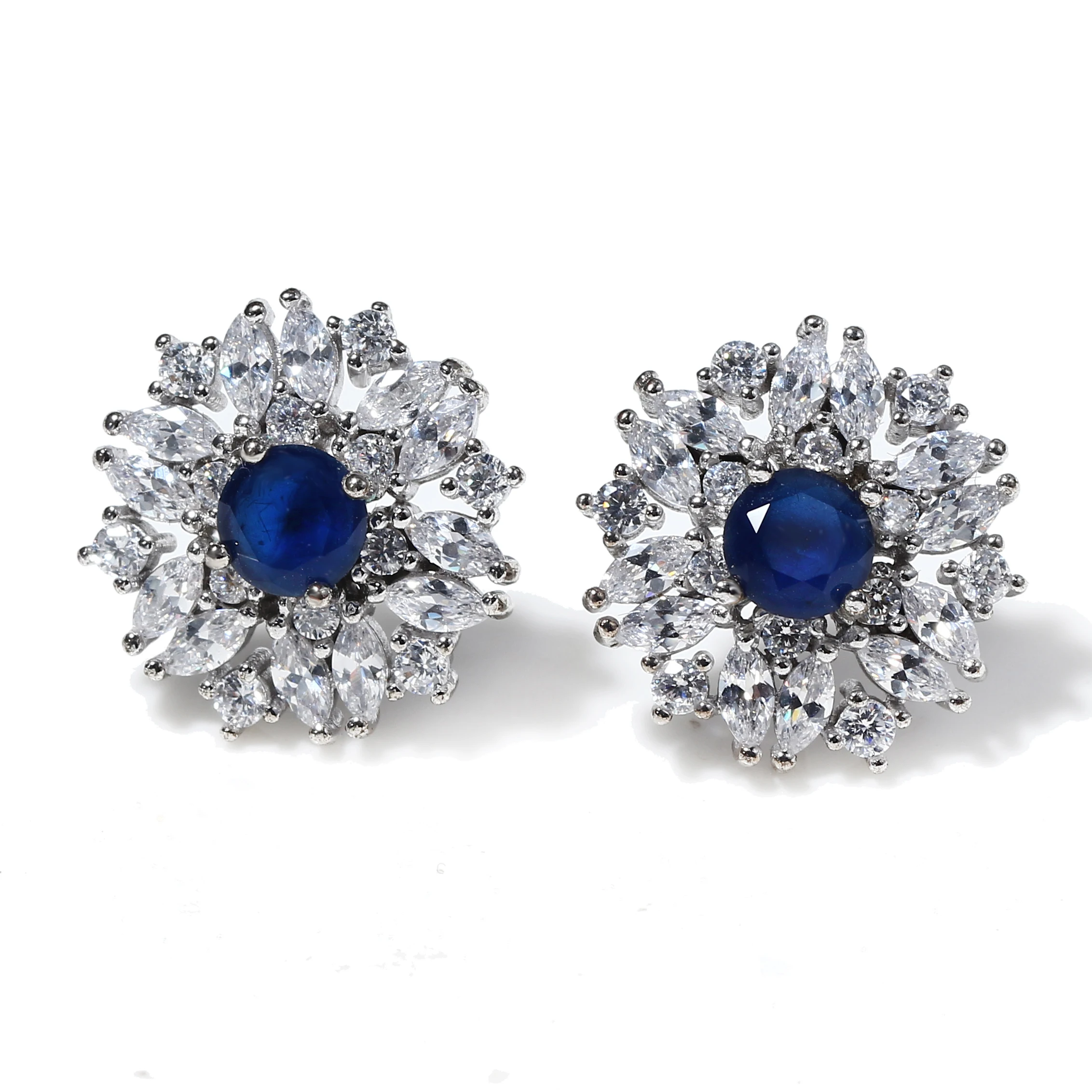 

Hot Fashion 925 Sterling Silver Geometric Hiphop Stud Earrings for Ladies