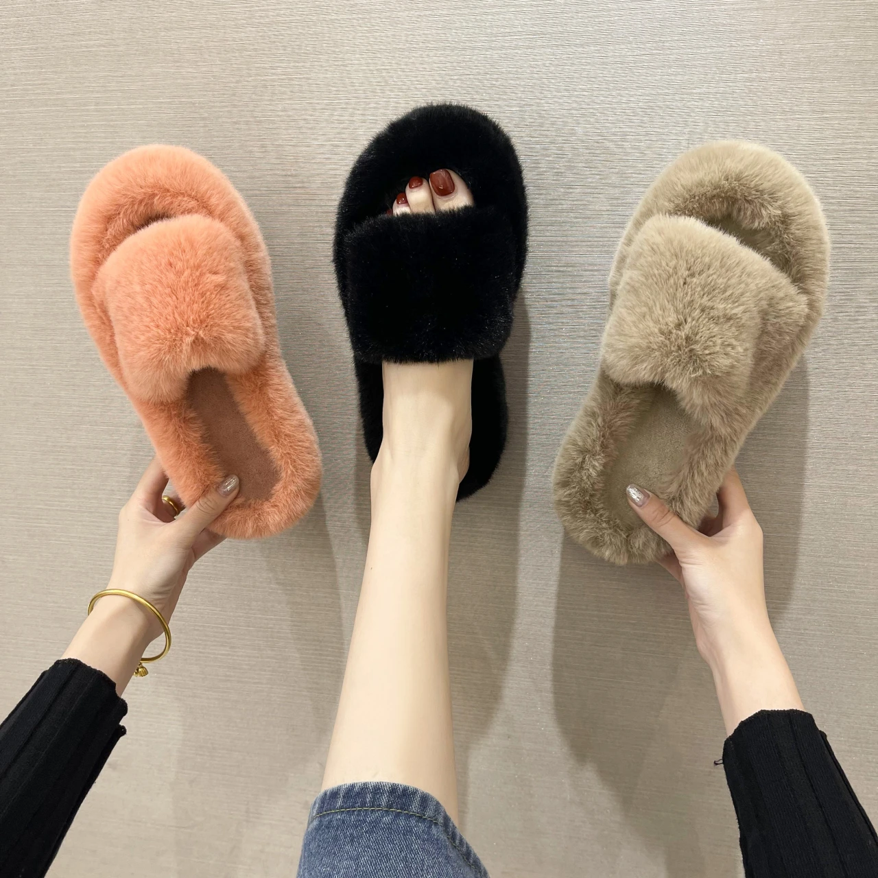 

Women Faux Fur Slides Indoor Slippers Female Flip Flops Fluffy Slippers Plush Sandals