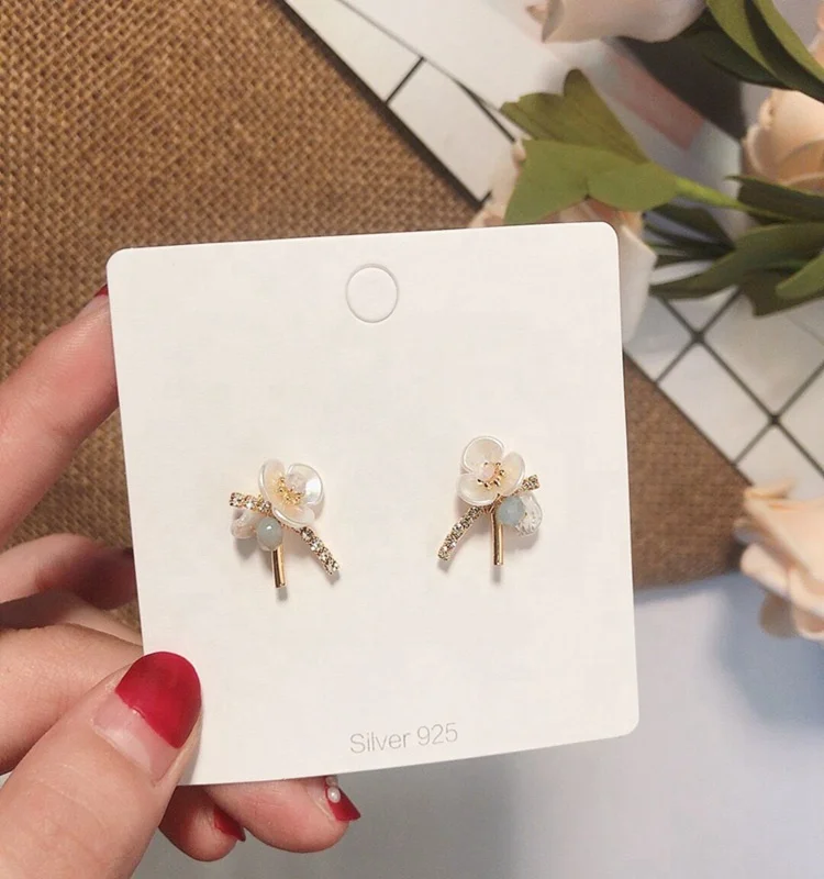 

New Korean Japan Elegant Cute Shell Flower Pearl Stud Earrings For Women Delicate Shiny Rhinestone Accessories