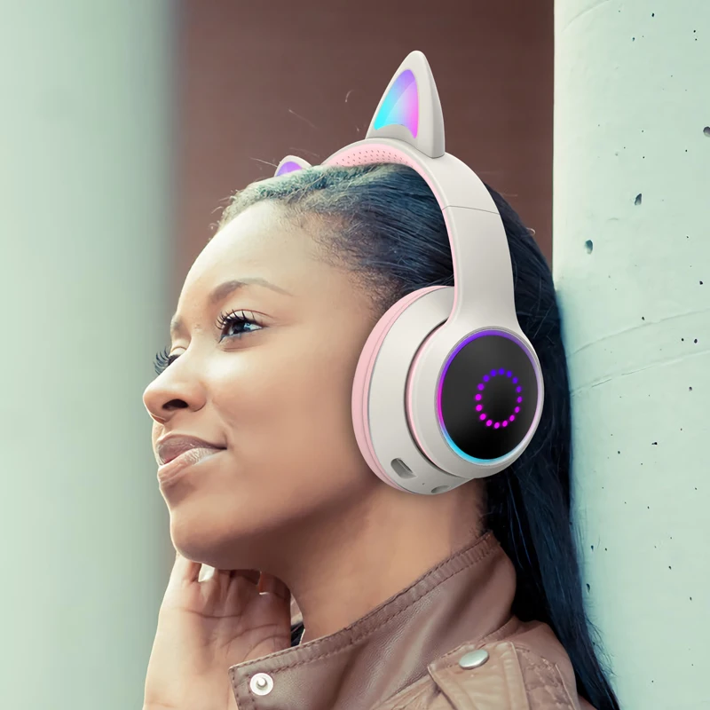 

Amazon Hot Selling Cute Cat Ear Headphones with Custom Logo Led Light Headphone for Girls