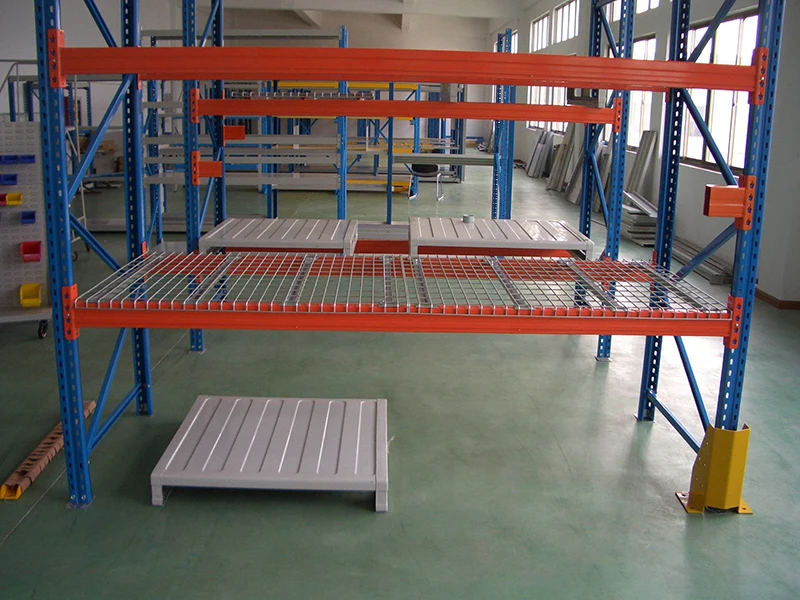 Pallet wire decking rack