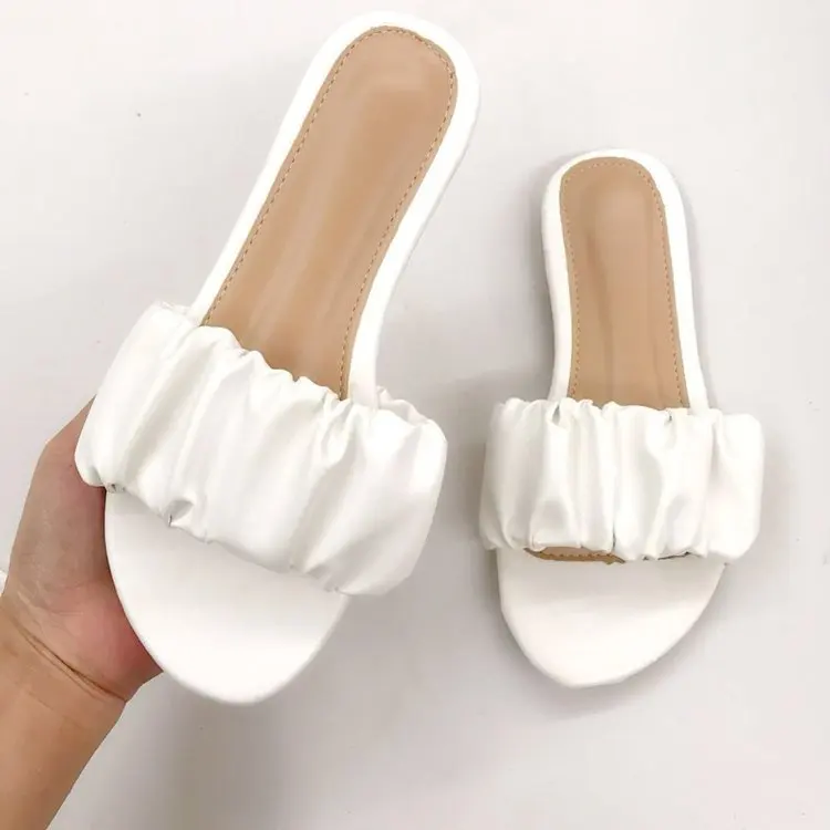 

2020 summer luxury flip-flops for women new candy-colored beach slippers with a fresh flat bottom sandals for women shoes, Black,white,beige,orange