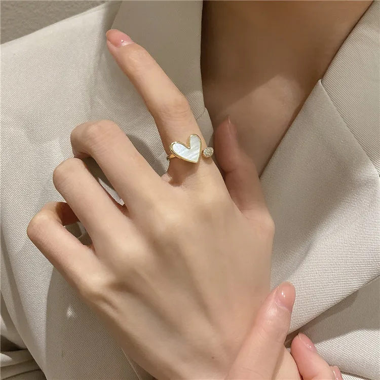 

Ins Hot Selling Simple Geometric Love Heart Ring Gold Plated Heart Butterfly Knot Open Finger Ring For Ladies