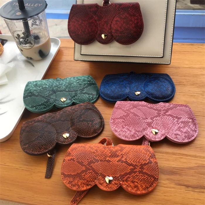 

Fashion Python Pattern PU Leather Wholesale Foldable Sunglasses Case Cover Custom Logo