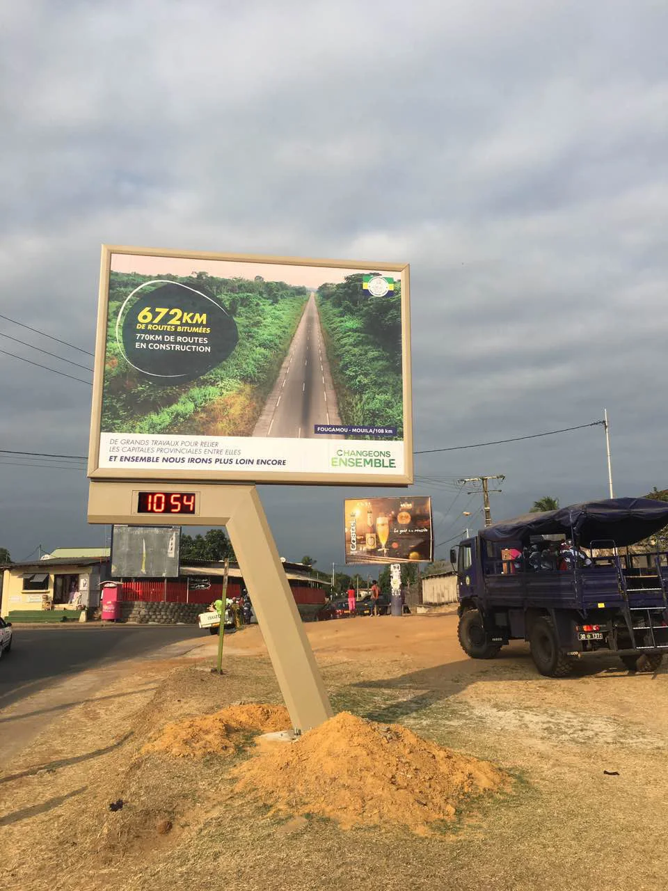 product-2019 Advertising equipment 4X3 double sided backlit outdoor billboard-YEROO-img-3